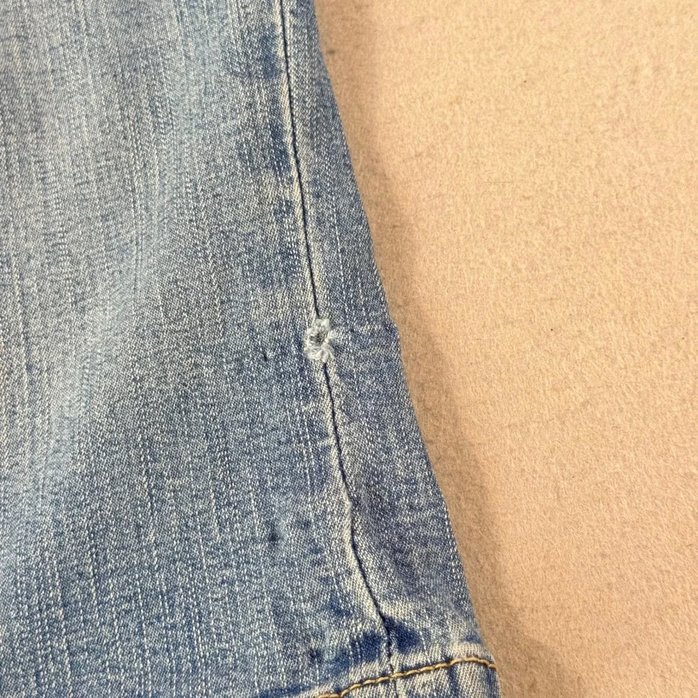 Levis 512 Perfectly Slimming Capri Jeans Men Light Wash Blue Denim Size 14 34x18